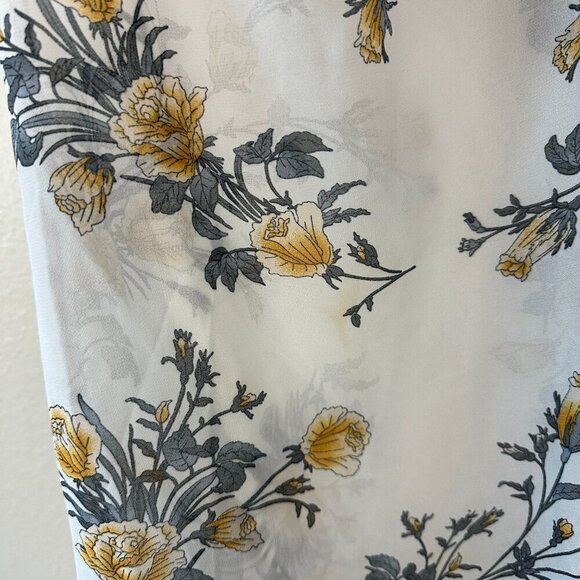 Torrid Floral Kimono in White and Yellow - Picture 6 of 9